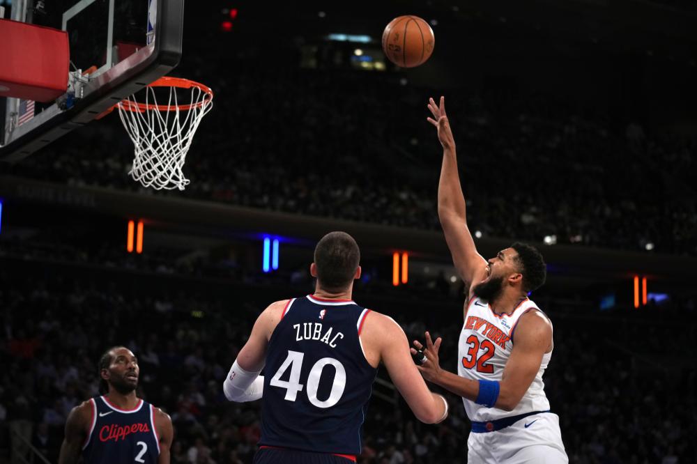 更是对他在 更是对他在